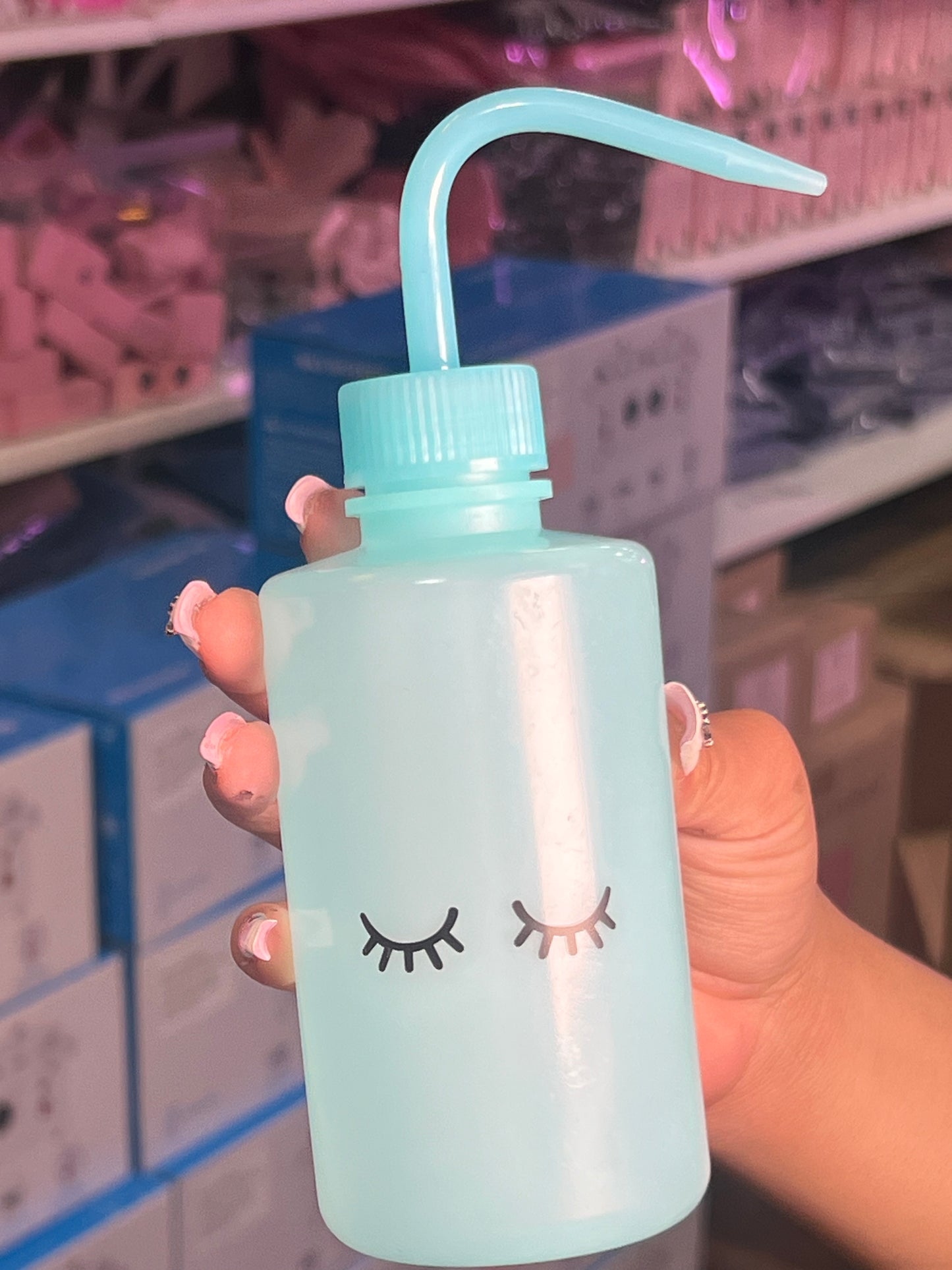 Lash cleansing bottle