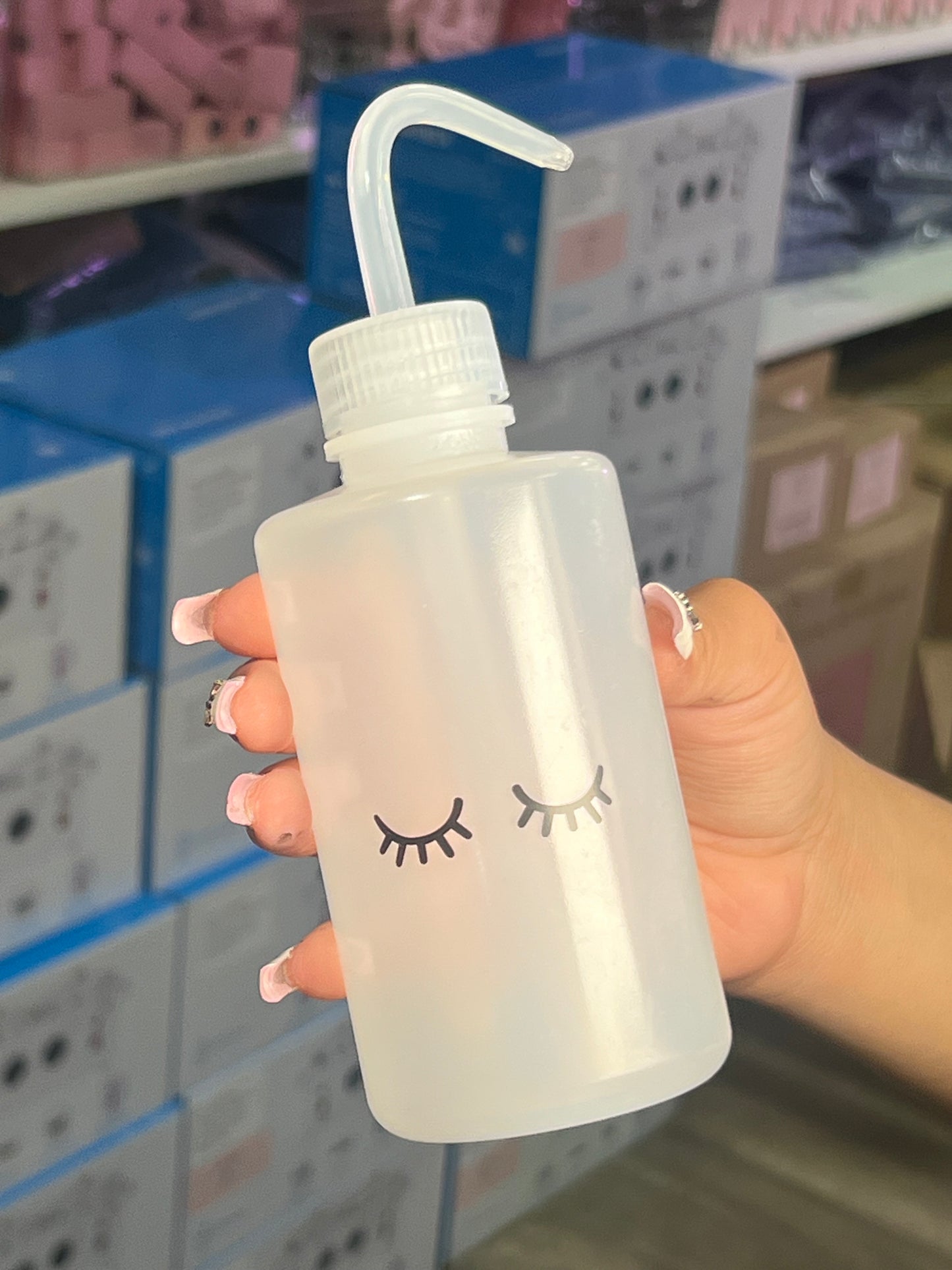 Lash cleansing bottle