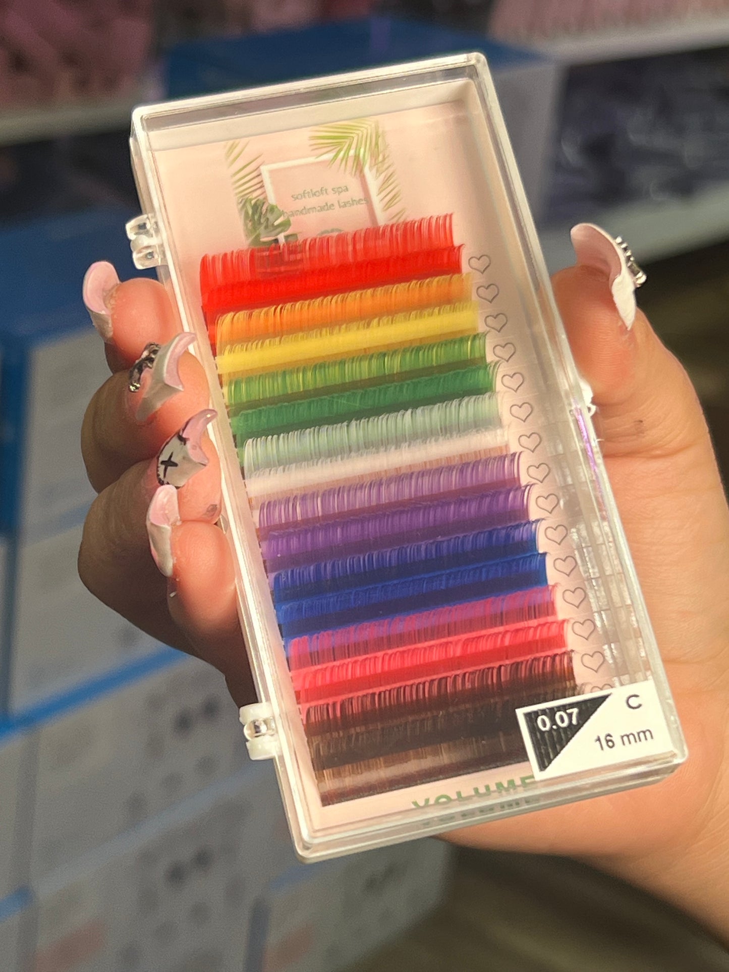 0.07 16 mm c curl colored lash (volume)