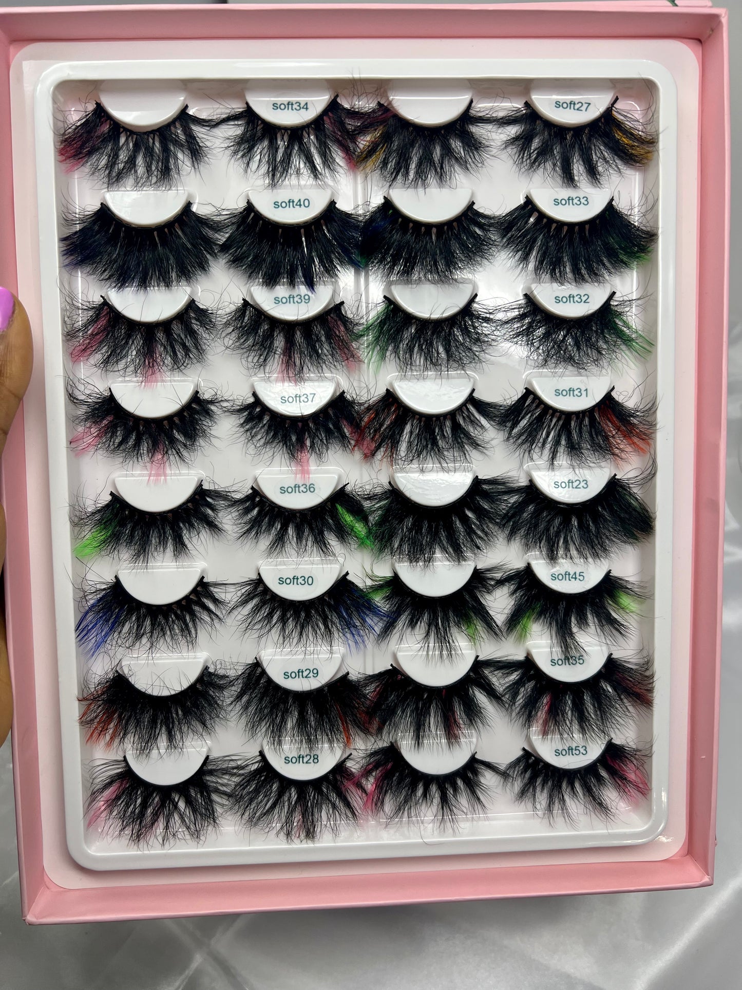 Colored lashes 25 to 30 mm